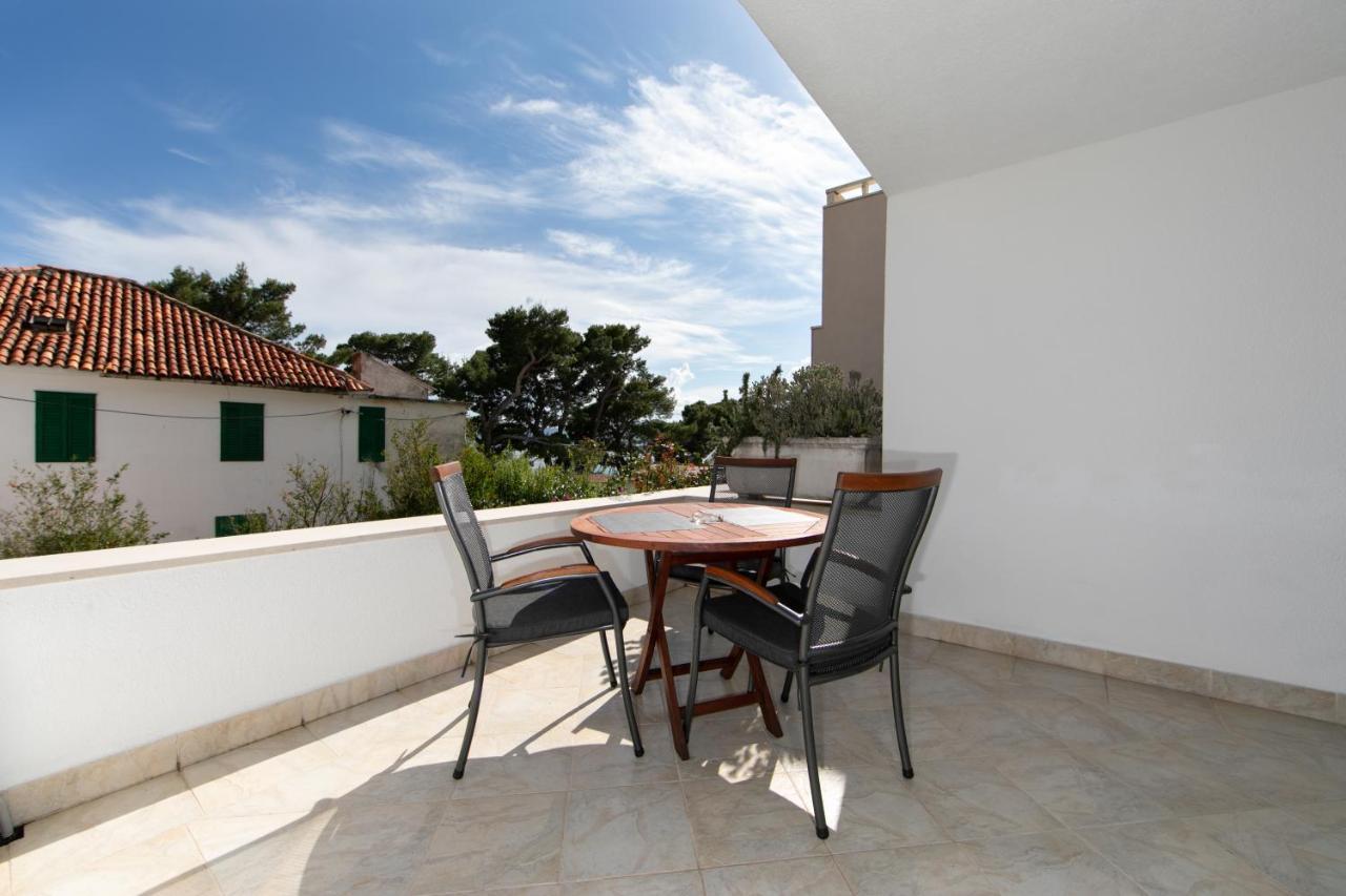 Apartments Villa Mili Brela Exterior foto